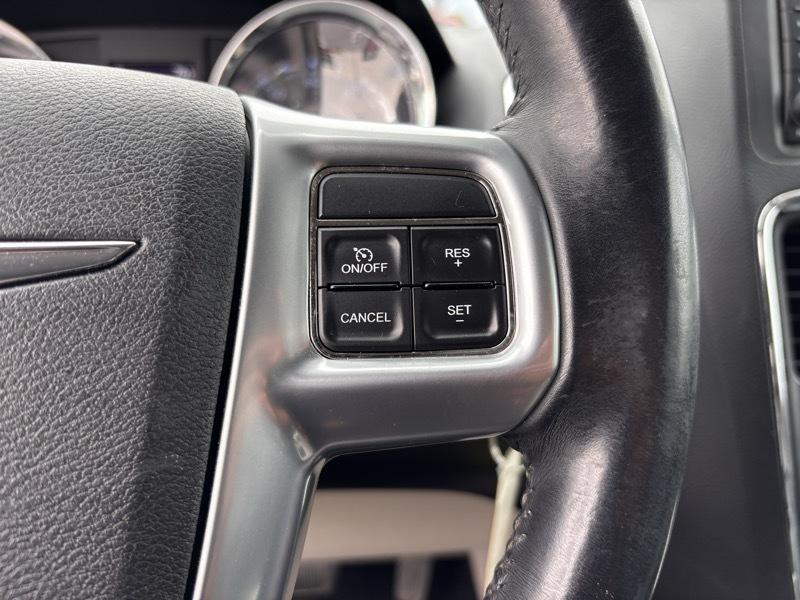 Chrysler Town & Country Touring 2013