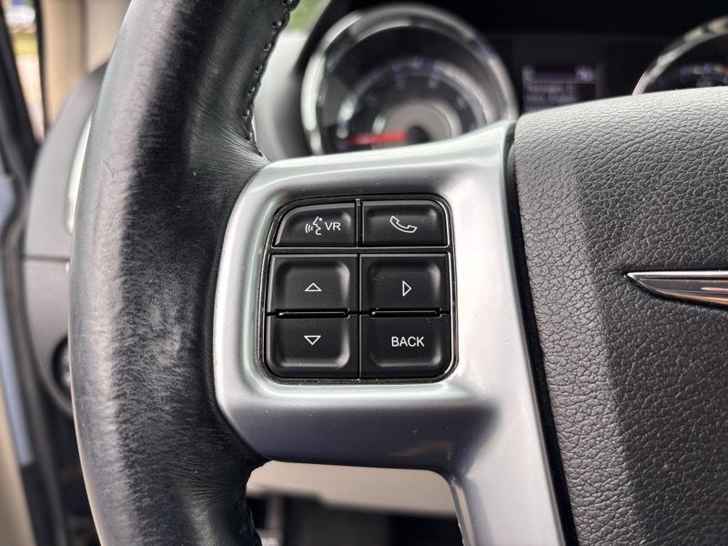 Chrysler Town & Country Touring 2013