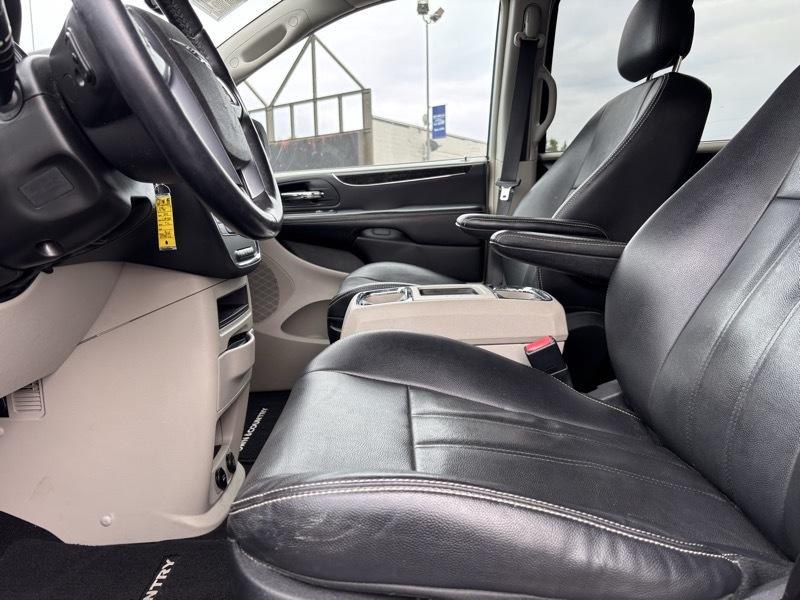 Chrysler Town & Country Touring 2013