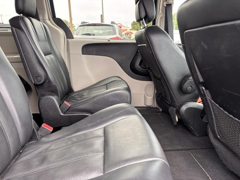 Chrysler Town & Country Touring 2013