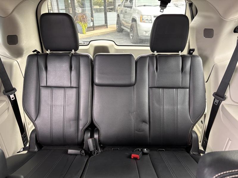 Chrysler Town & Country Touring 2013