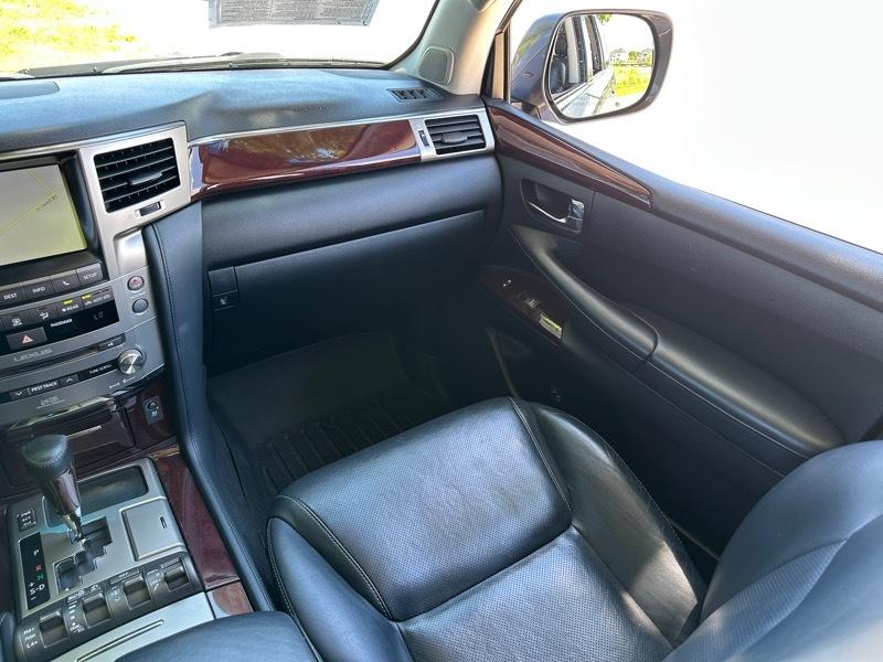 Lexus LX 570 Sport Utility 2015