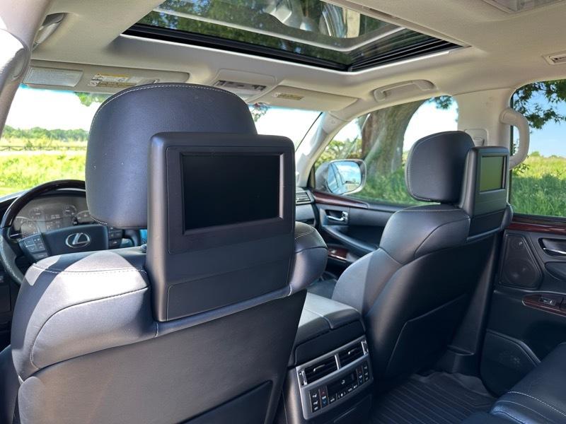Lexus LX 570 Sport Utility 2015