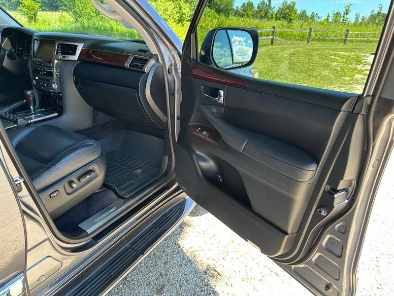 Lexus LX 570 Sport Utility 2015