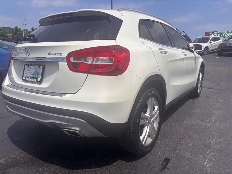 Mercedes-Benz GLA-Class GLA250 4MATIC 2016