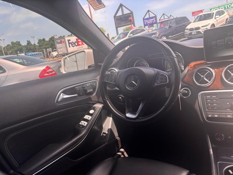 Mercedes-Benz GLA-Class GLA250 4MATIC 2016