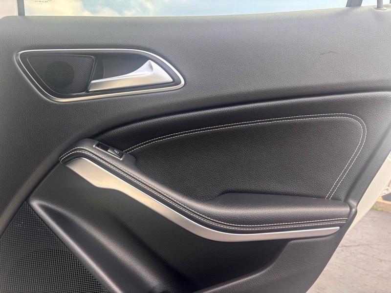 Mercedes-Benz GLA-Class GLA250 4MATIC 2016