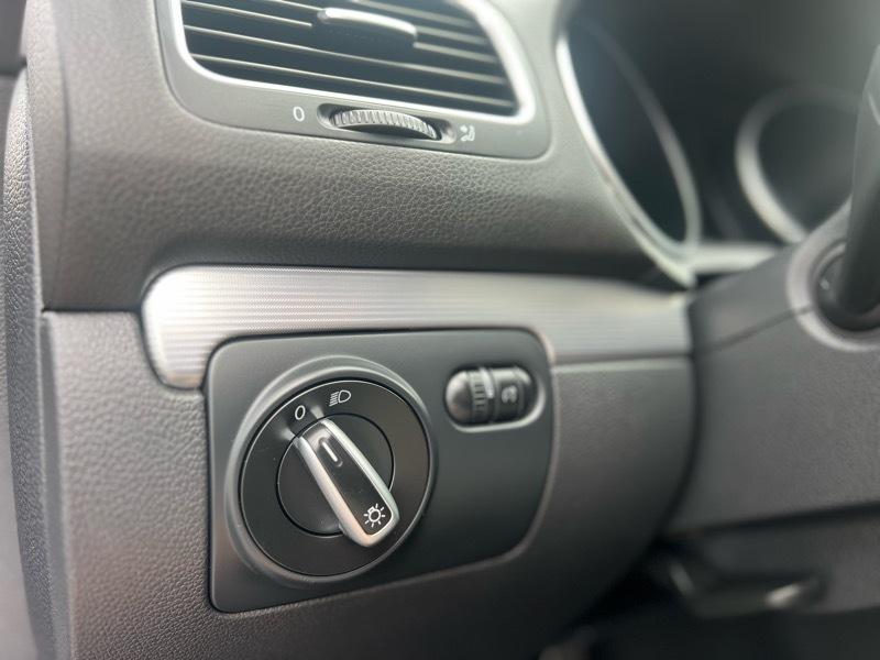 Volkswagen Golf R  2012