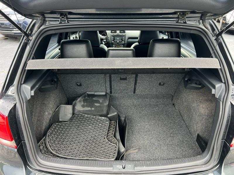 Volkswagen Golf R  2012
