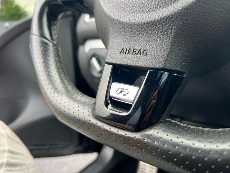 Volkswagen Golf R  2012