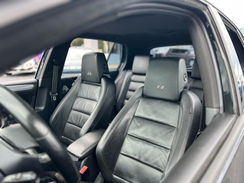 Volkswagen Golf R  2012