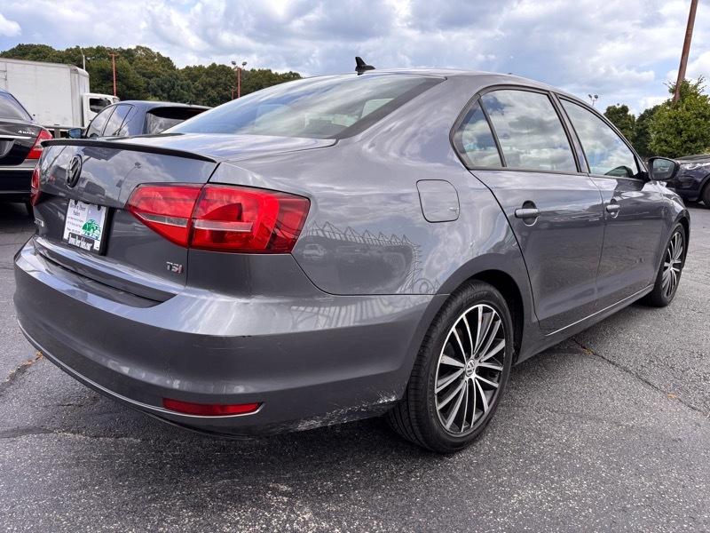 Volkswagen Jetta SE 6A 2015
