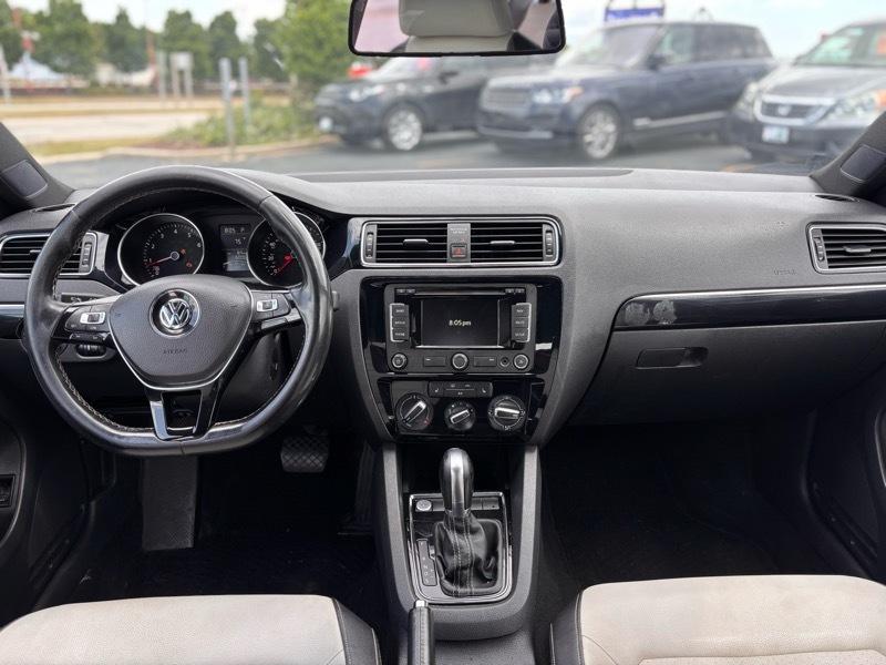 Volkswagen Jetta SE 6A 2015