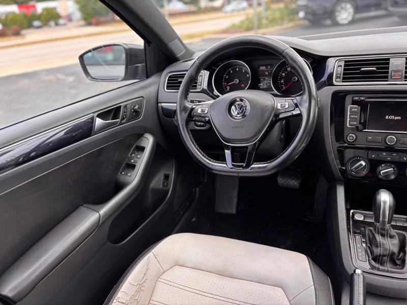 Volkswagen Jetta SE 6A 2015