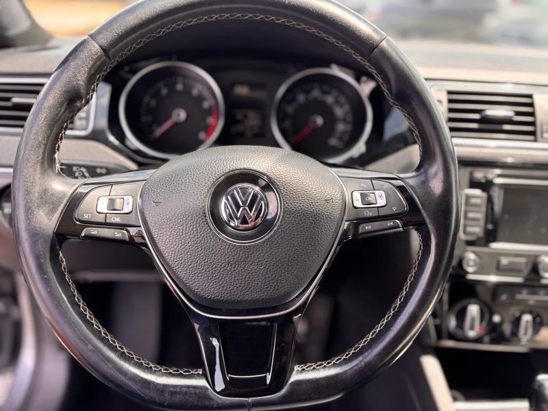 Volkswagen Jetta SE 6A 2015