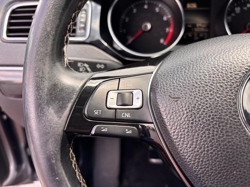 Volkswagen Jetta SE 6A 2015