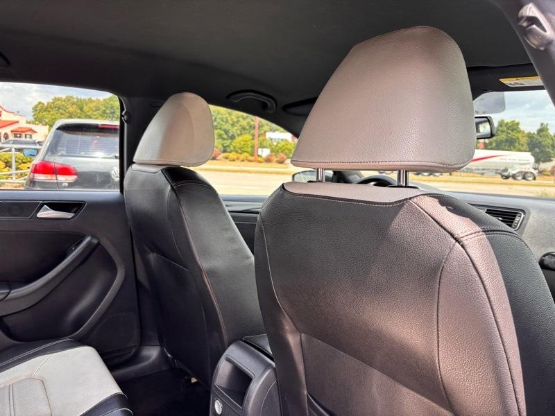 Volkswagen Jetta SE 6A 2015