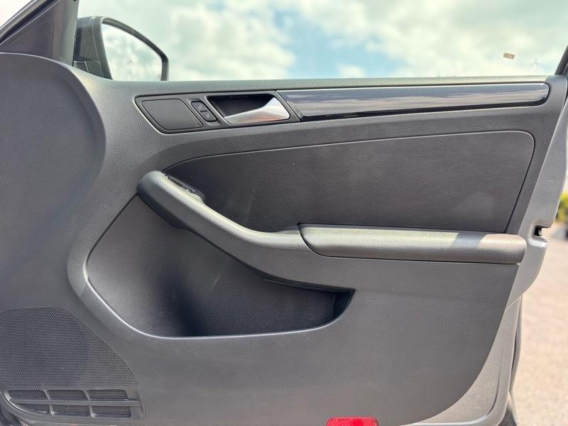 Volkswagen Jetta SE 6A 2015