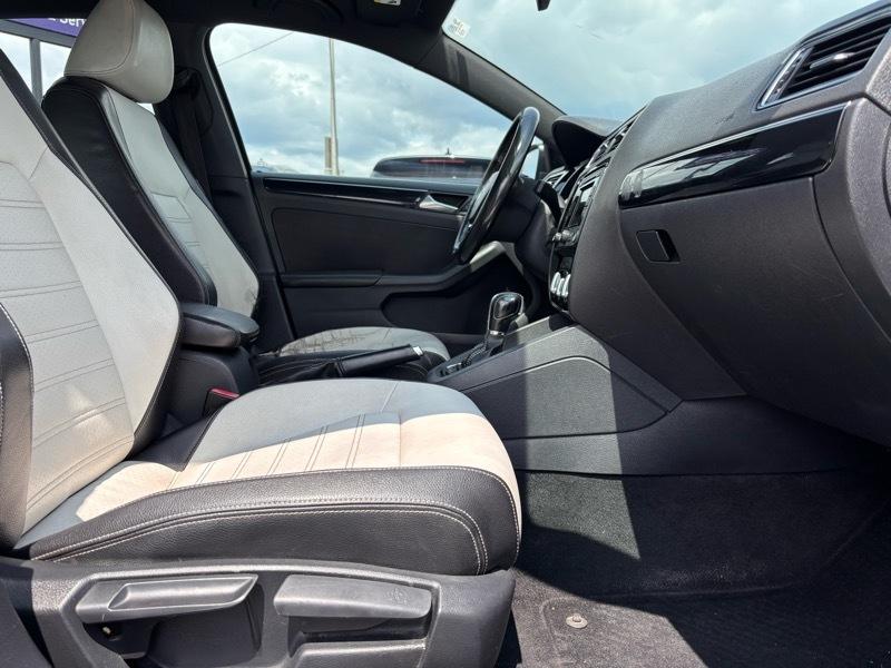 Volkswagen Jetta SE 6A 2015