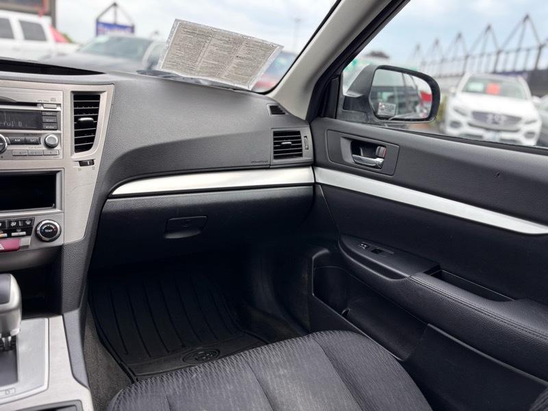 Subaru Outback 2.5i 2011