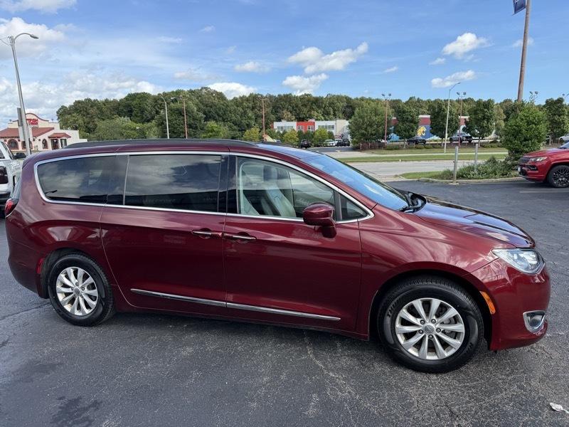 Chrysler Pacifica Touring-L 2017