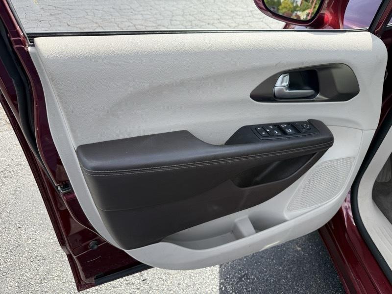 Chrysler Pacifica Touring-L 2017