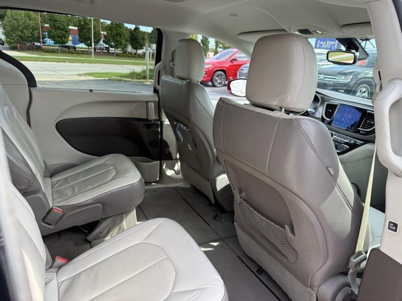 Chrysler Pacifica Touring-L 2017