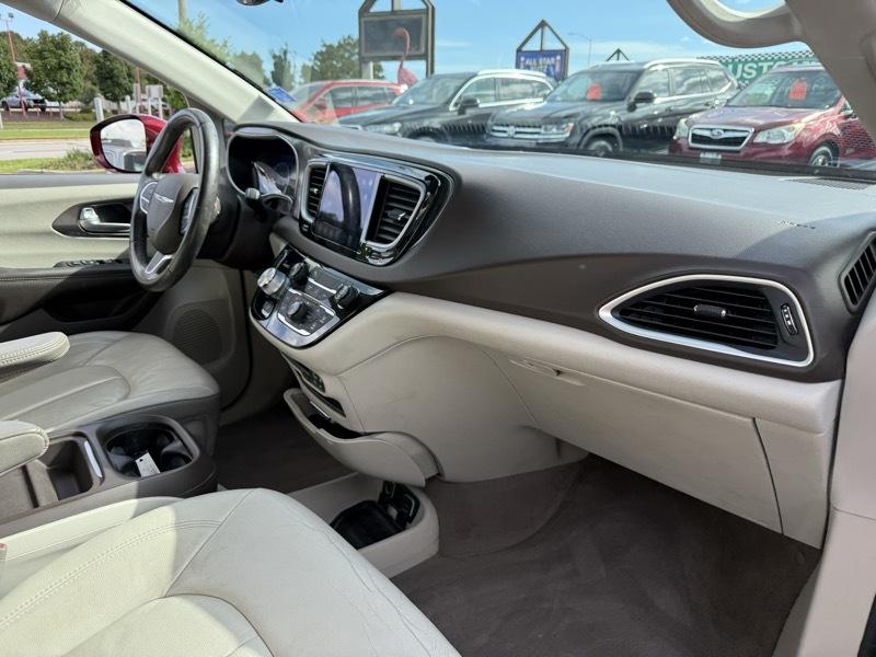 Chrysler Pacifica Touring-L 2017