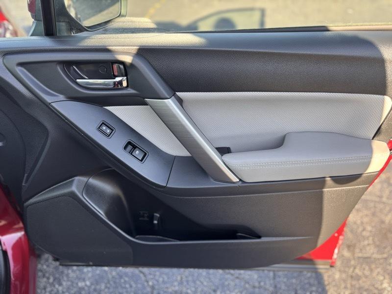 Subaru Forester 2.5i Limited 2015