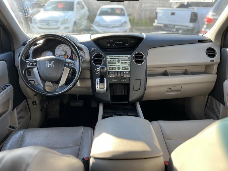 Honda Pilot EX-L 4WD 5-Spd AT with DVD 2011