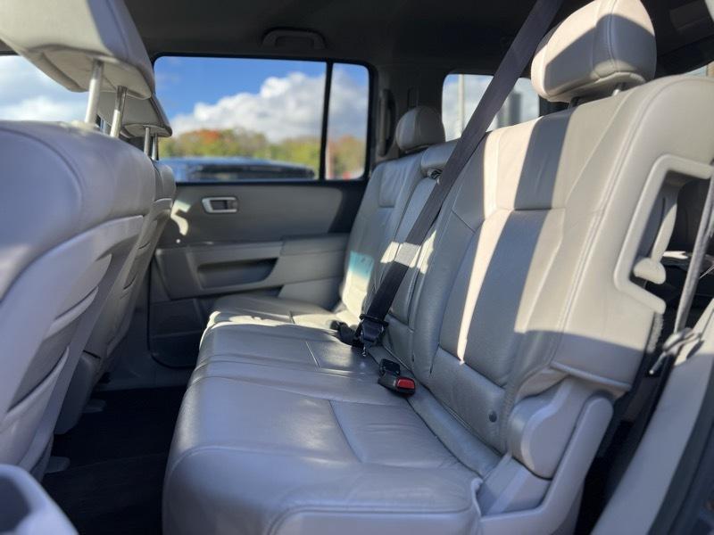 Honda Pilot EX-L 4WD 5-Spd AT with DVD 2011