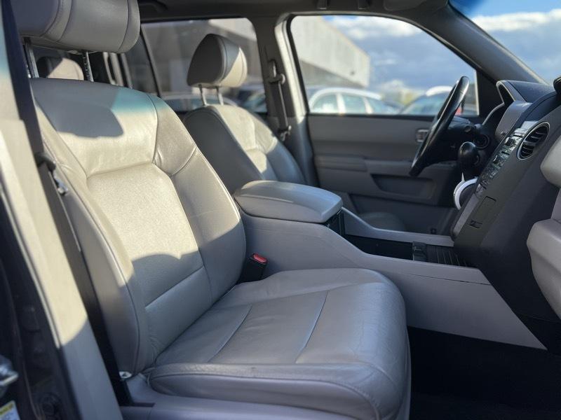 Honda Pilot EX-L 4WD 5-Spd AT with DVD 2011