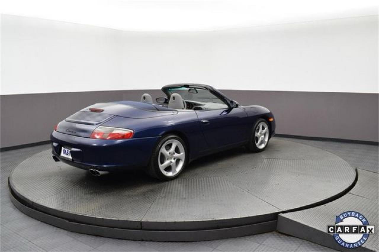 Porsche 911 Carrera Cabriolet 2003