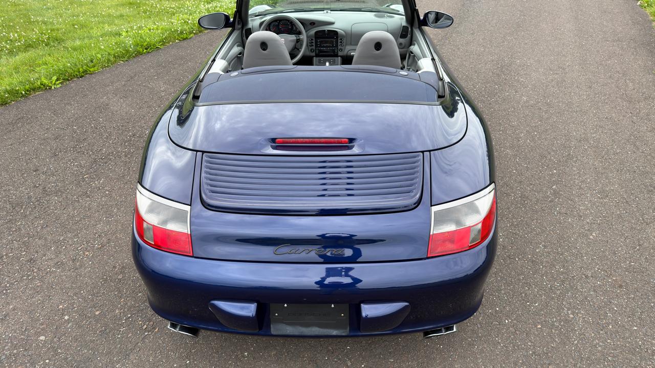 Porsche 911 Carrera Cabriolet 2003