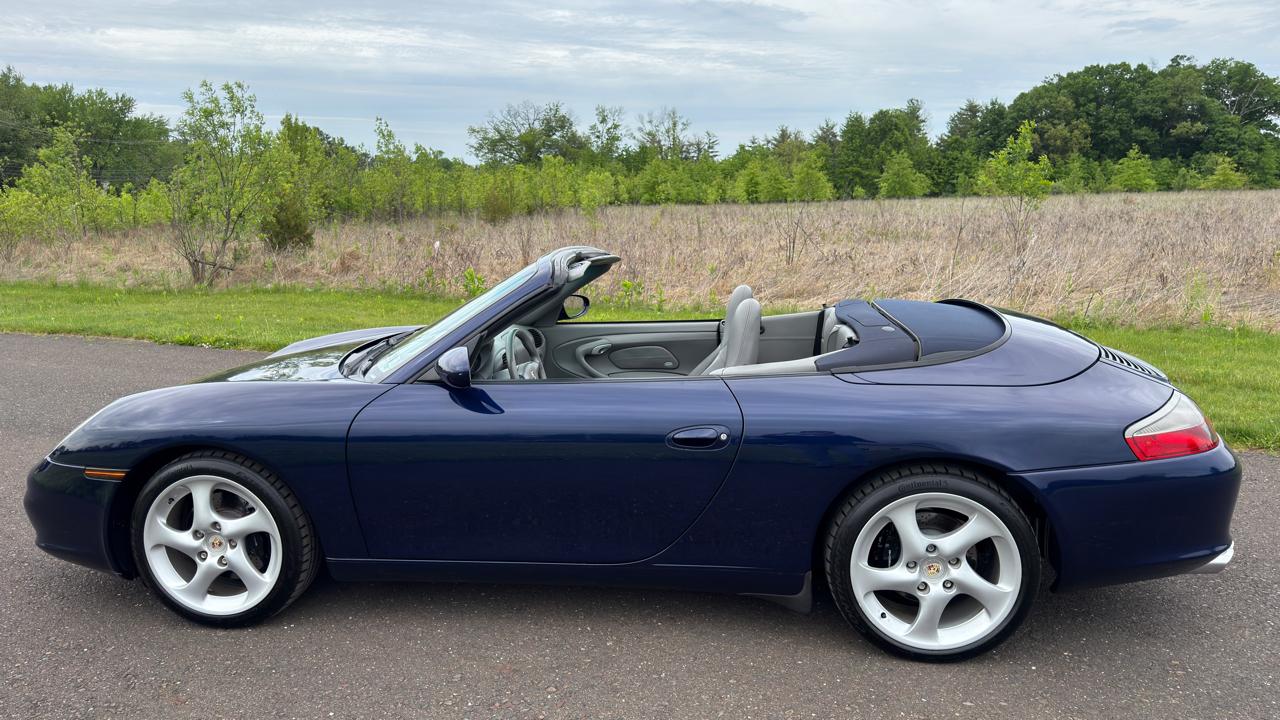 Porsche 911 Carrera Cabriolet 2003