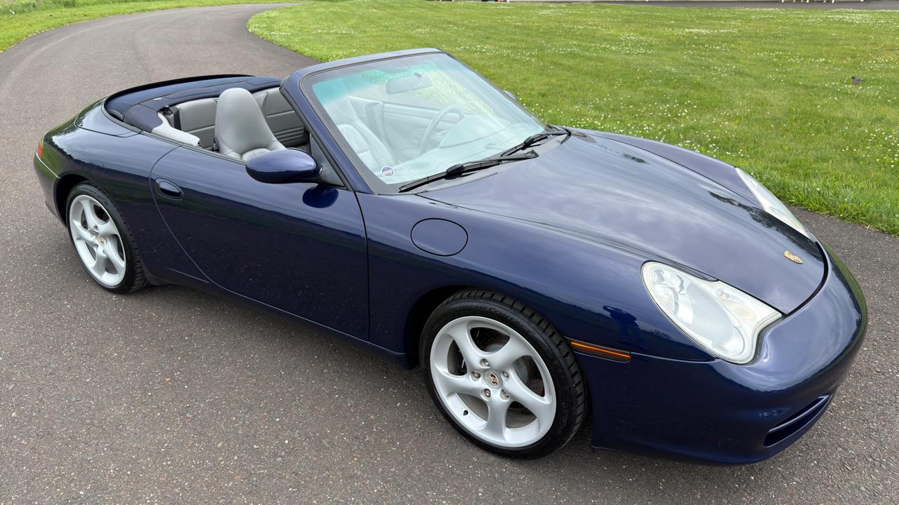 Porsche 911 Carrera Cabriolet 2003