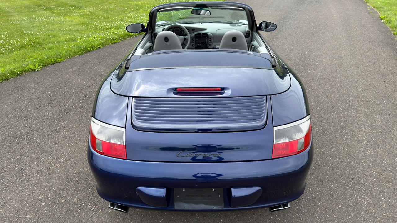 Porsche 911 Carrera Cabriolet 2003