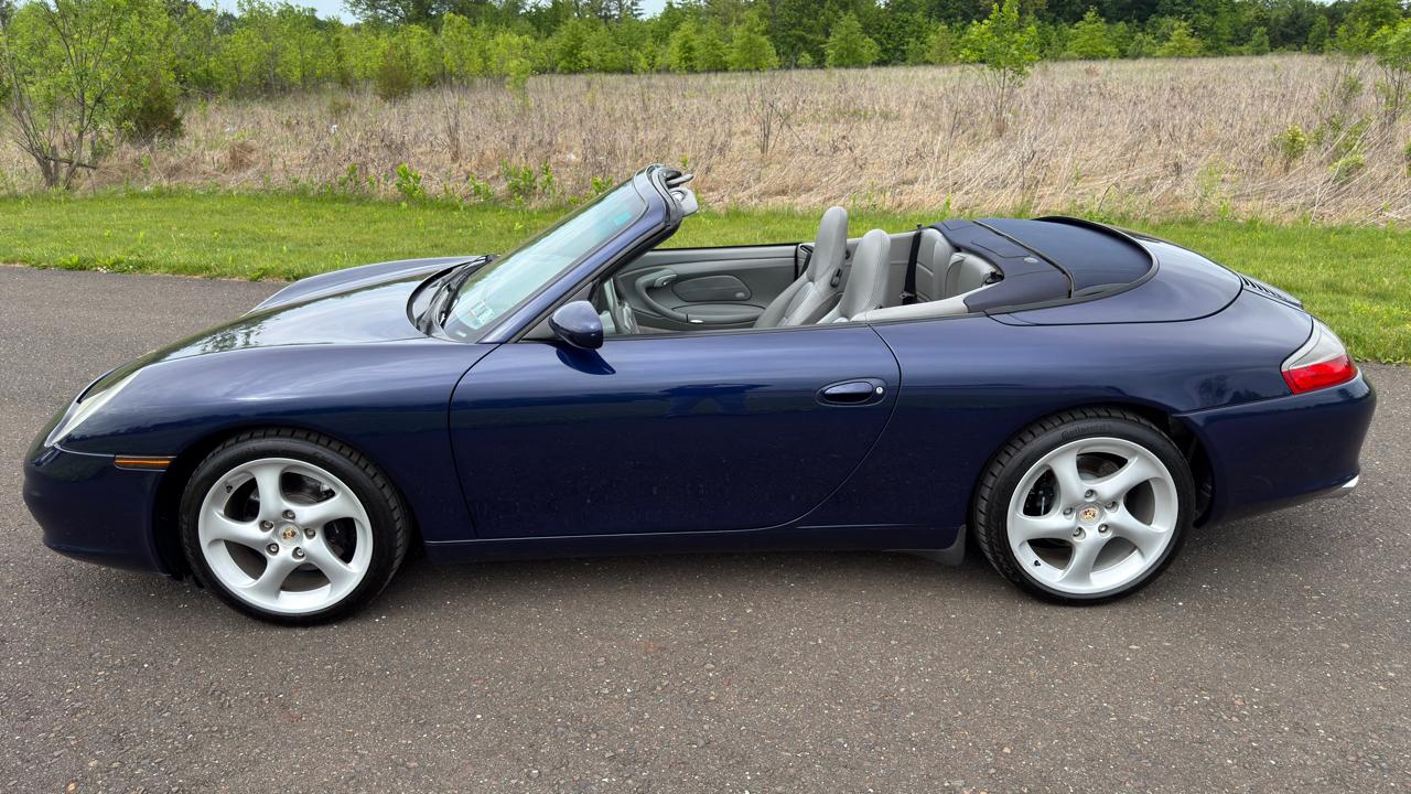 Porsche 911 Carrera Cabriolet 2003