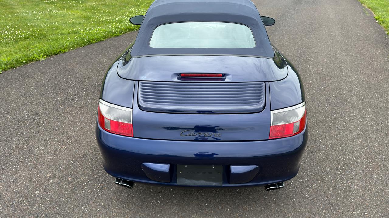 Porsche 911 Carrera Cabriolet 2003