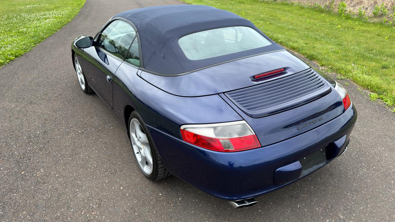 Porsche 911 Carrera Cabriolet 2003