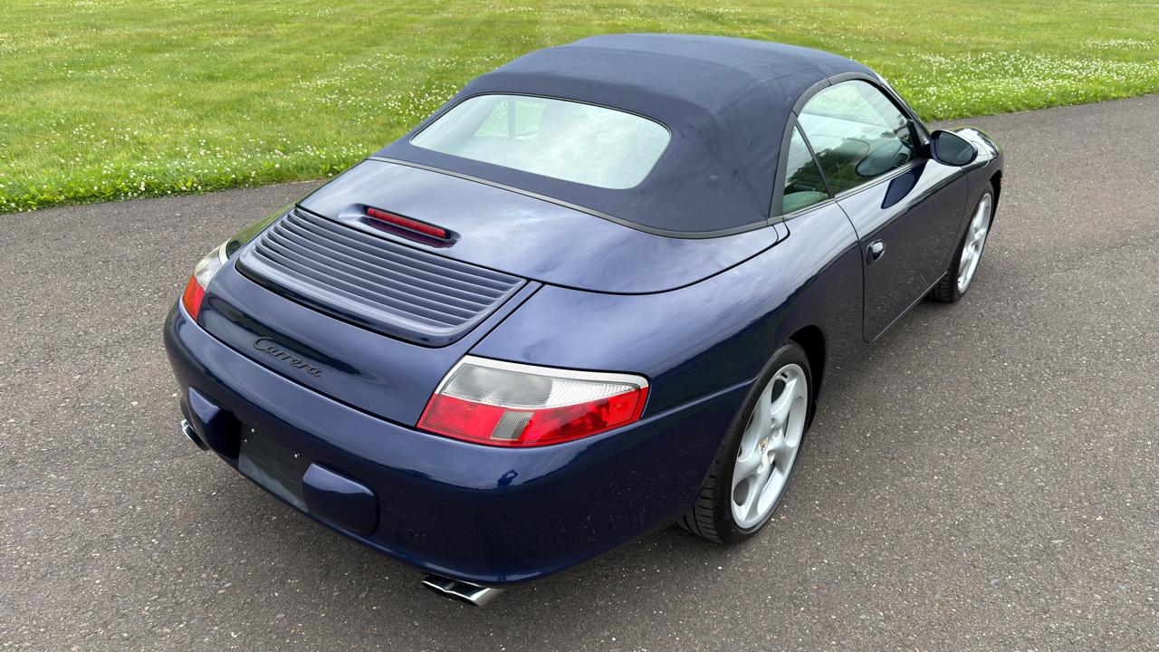 Porsche 911 Carrera Cabriolet 2003
