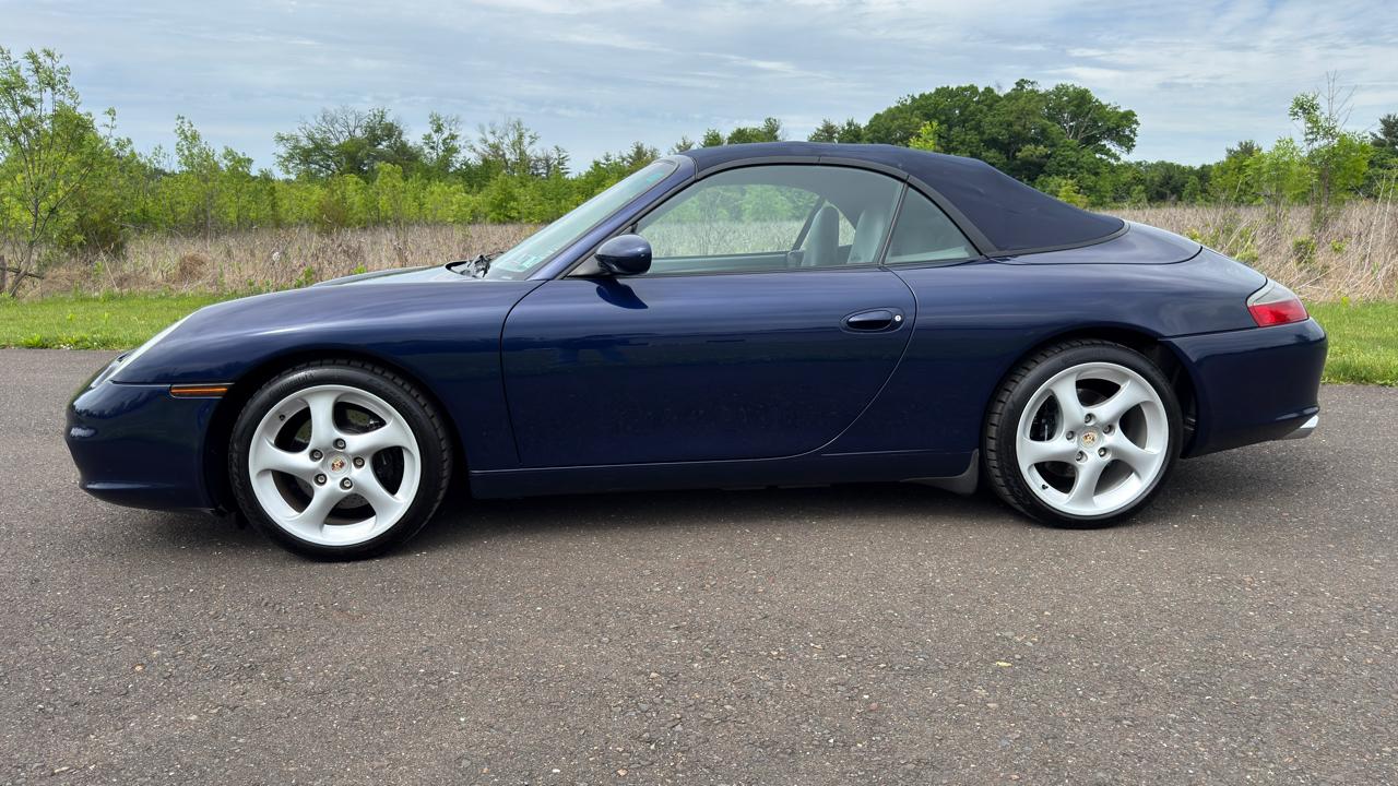 Porsche 911 Carrera Cabriolet 2003