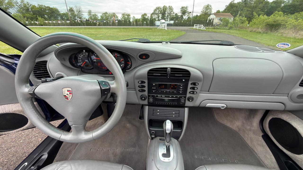 Porsche 911 Carrera Cabriolet 2003