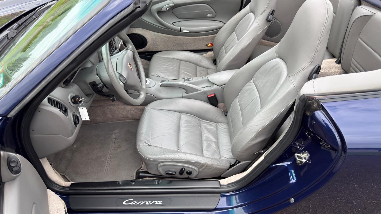Porsche 911 Carrera Cabriolet 2003