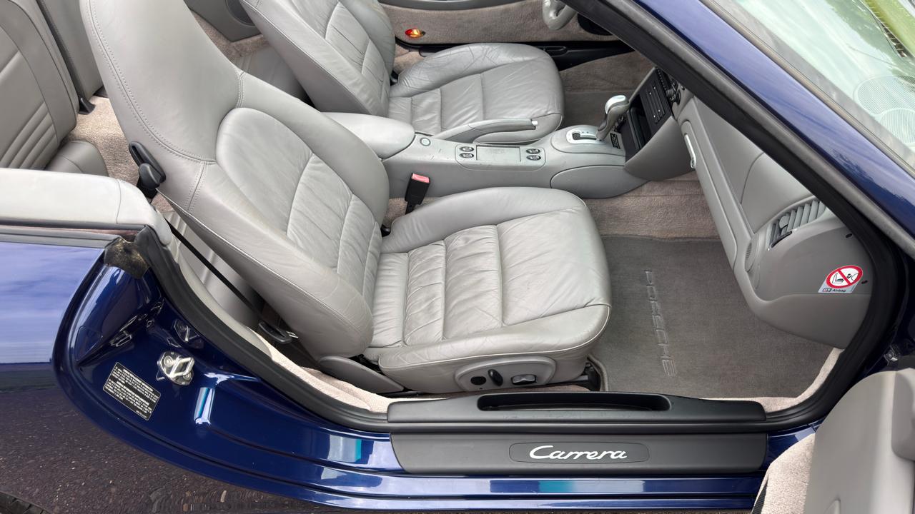 Porsche 911 Carrera Cabriolet 2003