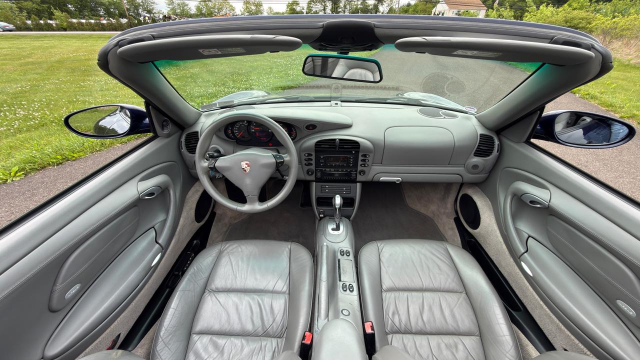Porsche 911 Carrera Cabriolet 2003
