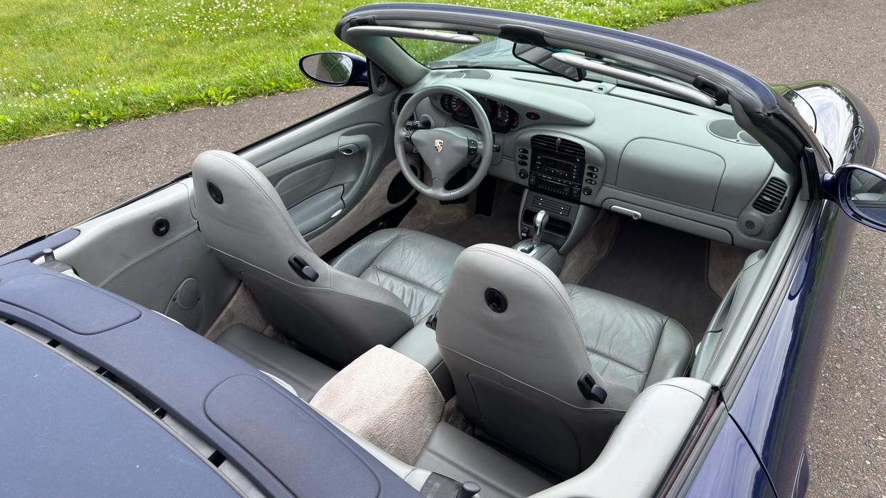 Porsche 911 Carrera Cabriolet 2003