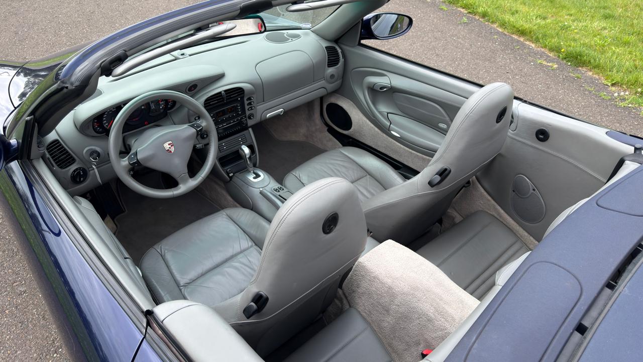 Porsche 911 Carrera Cabriolet 2003