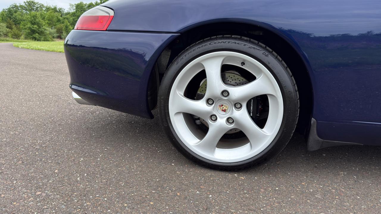 Porsche 911 Carrera Cabriolet 2003