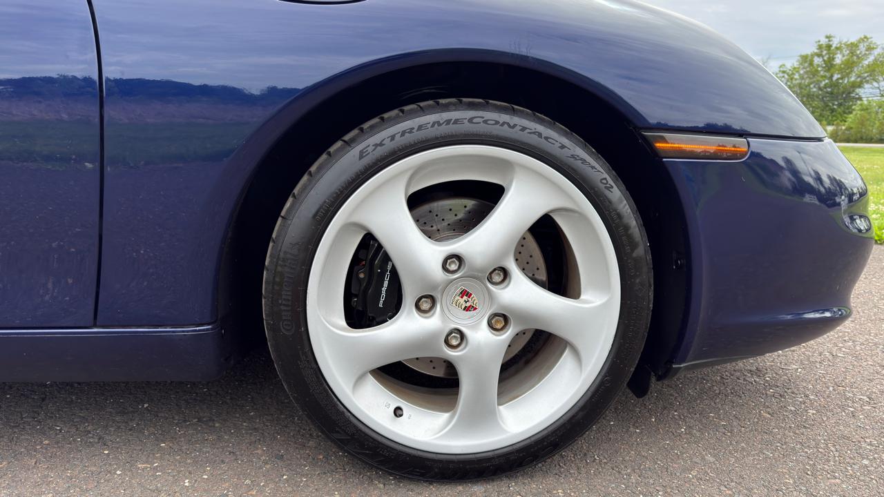 Porsche 911 Carrera Cabriolet 2003